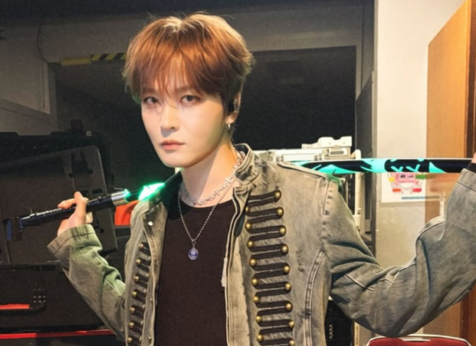 Kim Jae Joong Performance Mic Stick image 1