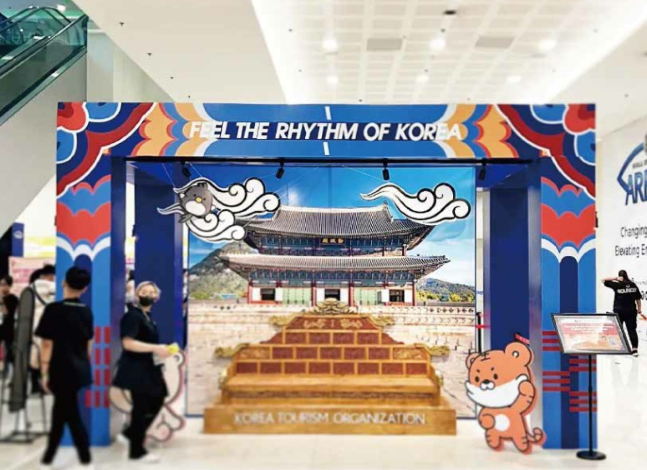'FEEL THE RHYTHM OF KOREA' 한국관광공사 해외 홍보 부스 image 1